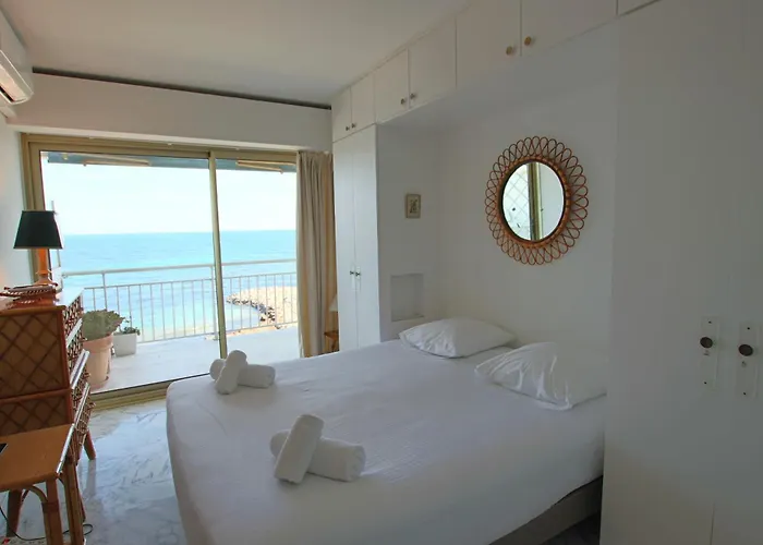 Amazing Sea View شقة *